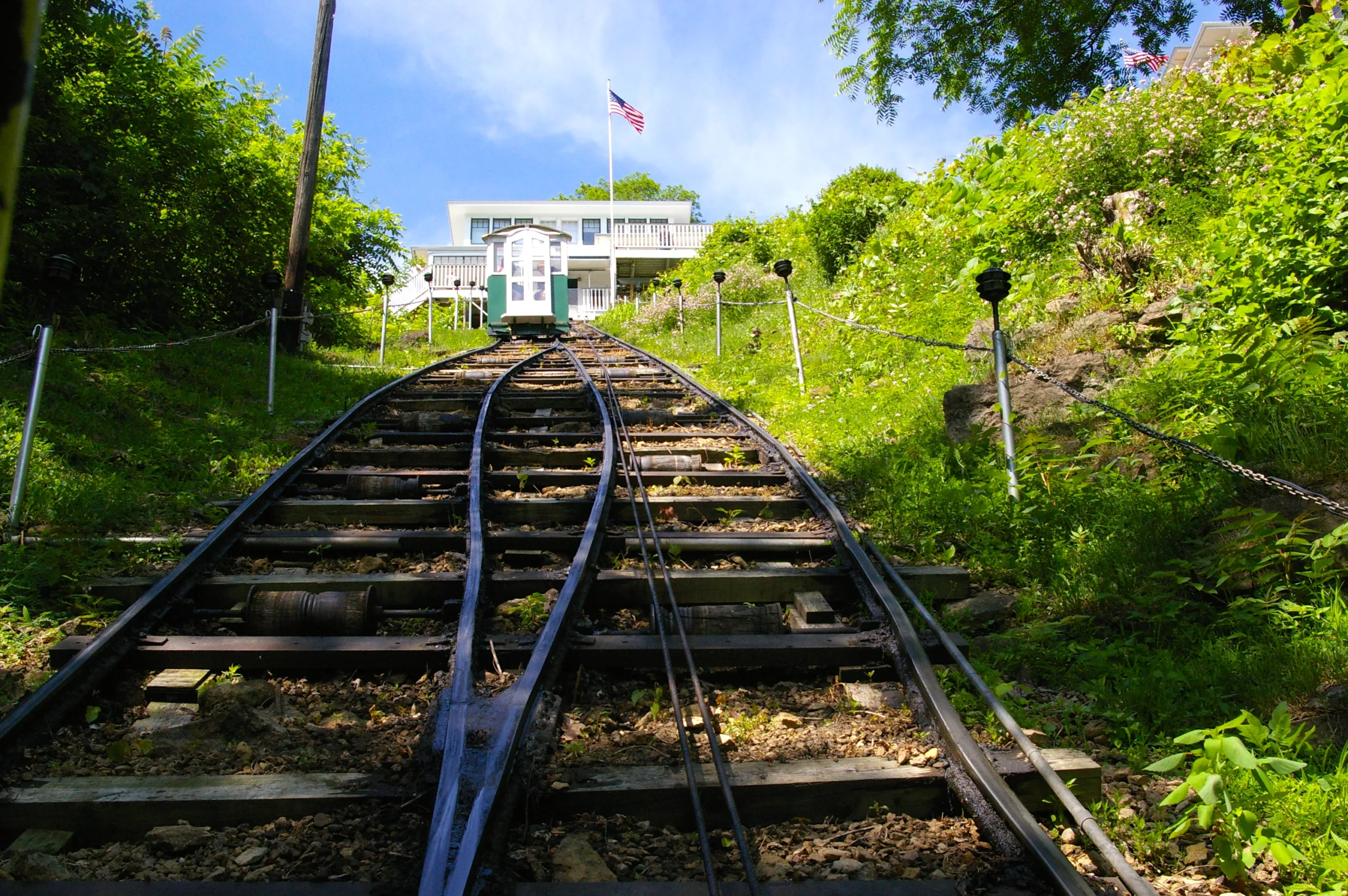 Image of Fenelon Place Elevator in Dubuque from the bottom of the railcar track