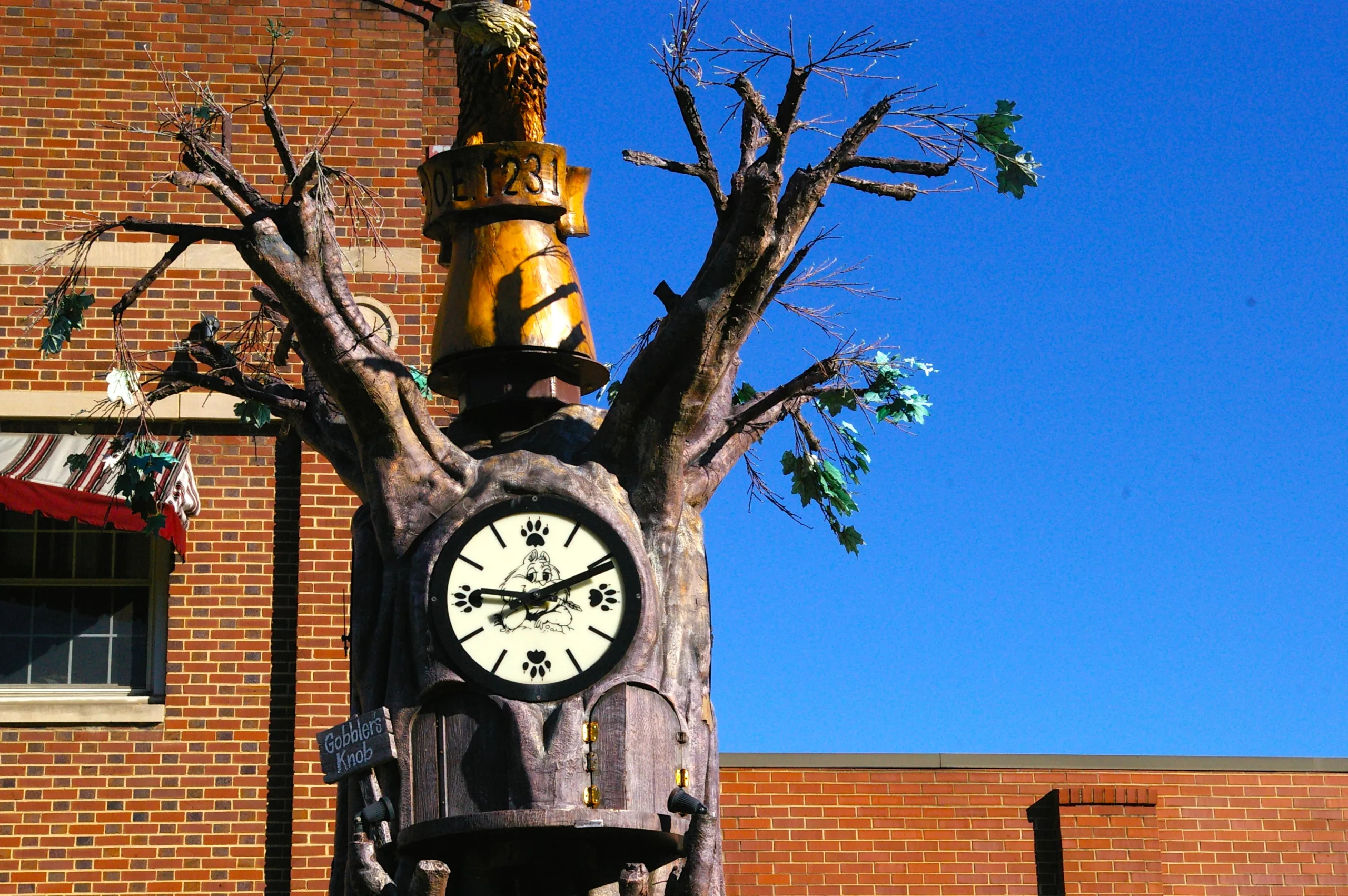 Clock carved from a fake tree in Punxsutawney, Pennsylvania