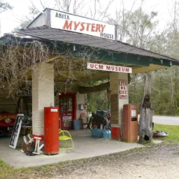 Entrance to the Abita Mystery House in Abita Springs, Louisiana