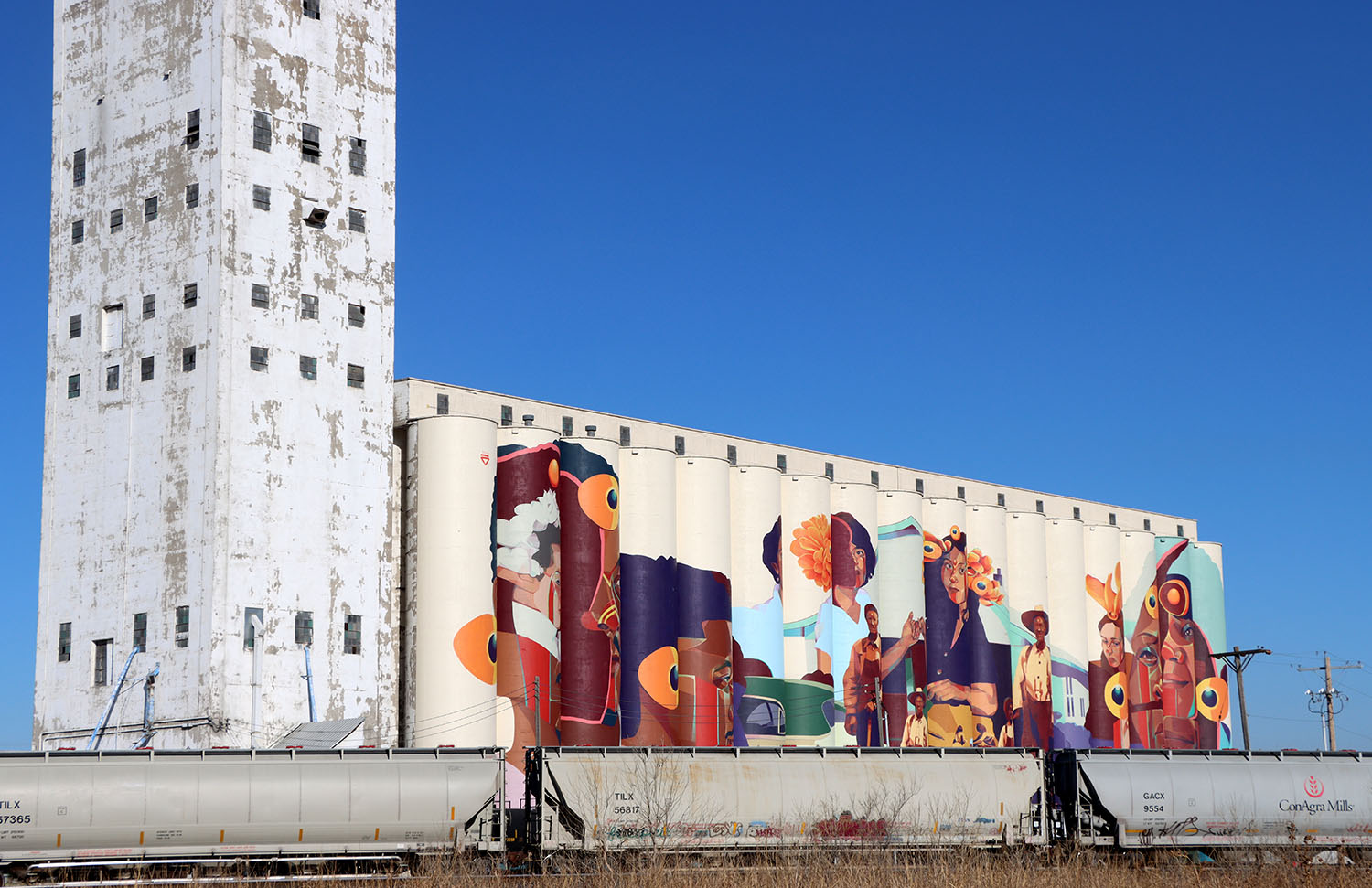 Beachner grain silo mural in Wichita, Kansas