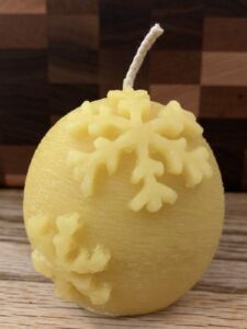 Beeswax snowball candle