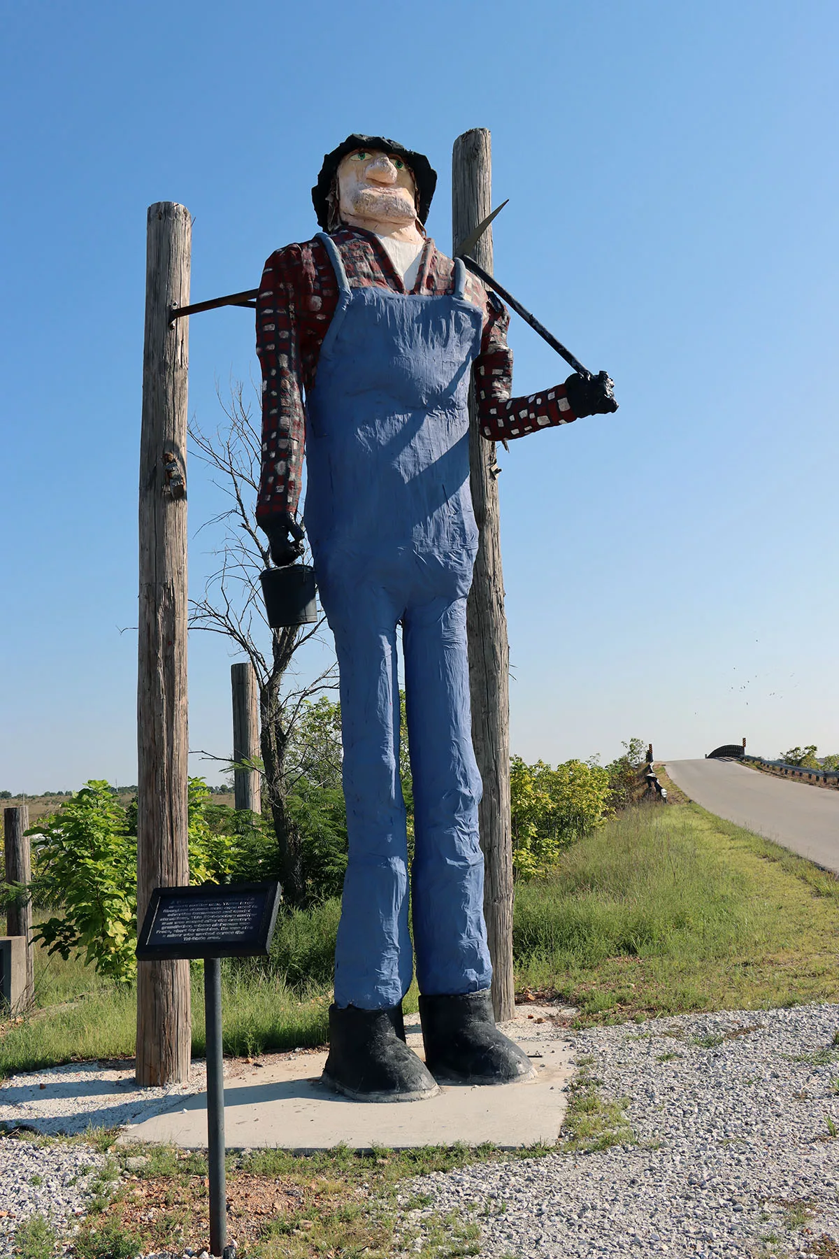 Frecs the Miner, a self-made roadside giant in Galena, Kansas