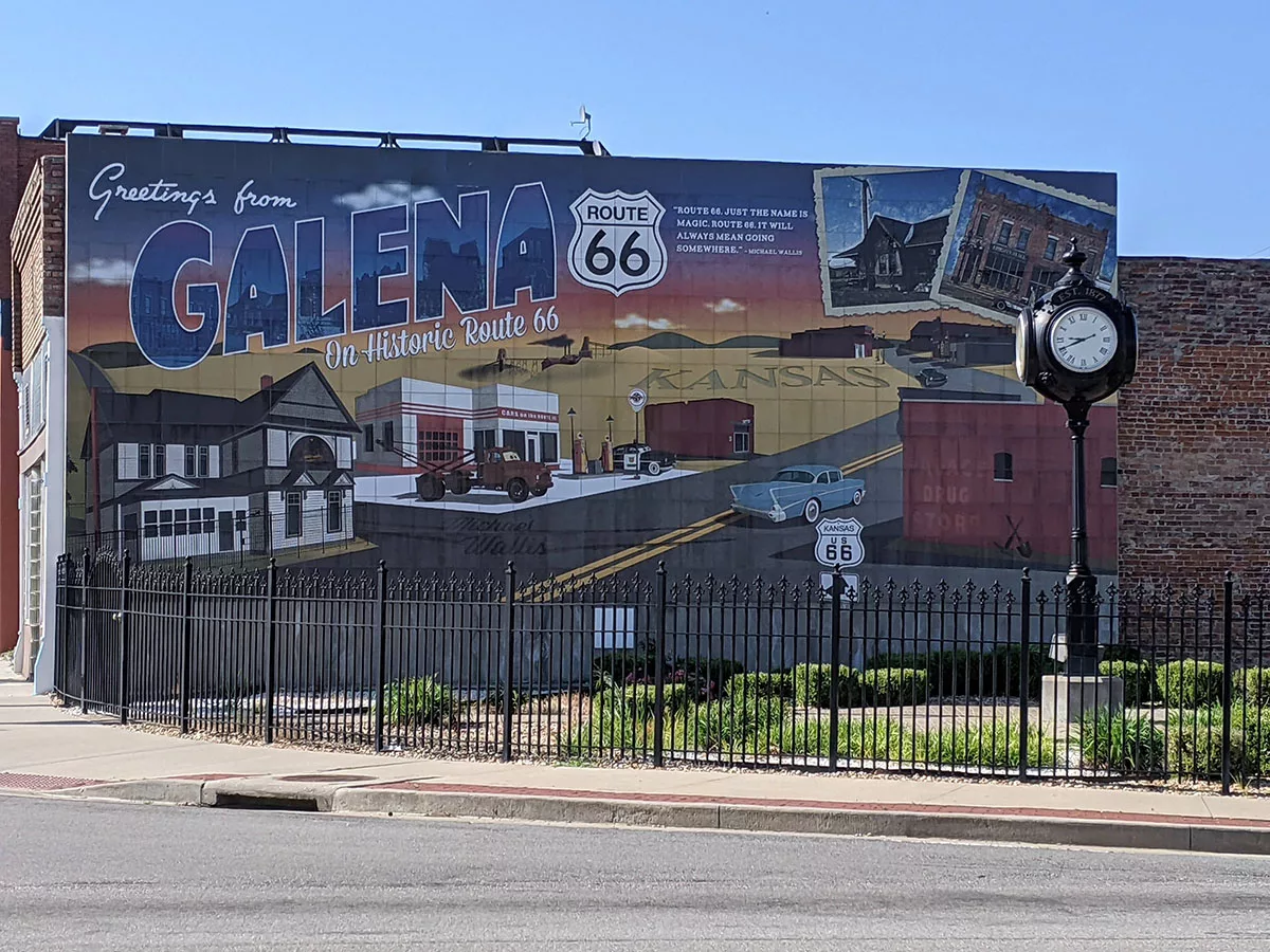 Mural reading "Greetings from Galena" in Galena, Kansas