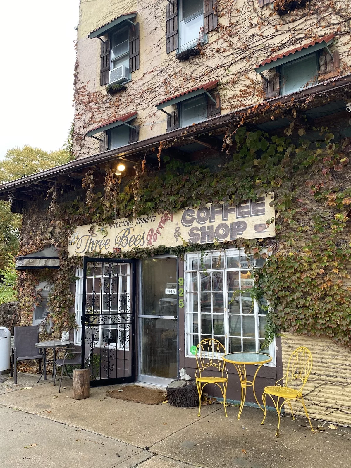 Exterior of Three Bees Potter & Coffee Shop in Kansas City, Kansas