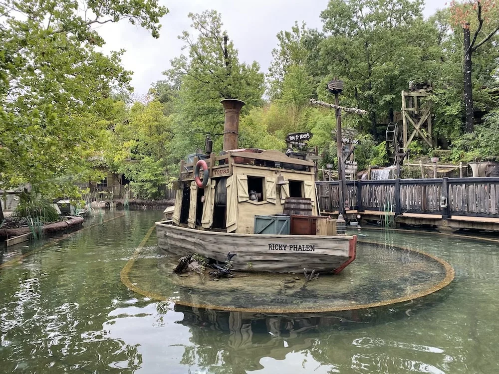 Interactive barge ride at Silver Dollar City in Branson, Missouri